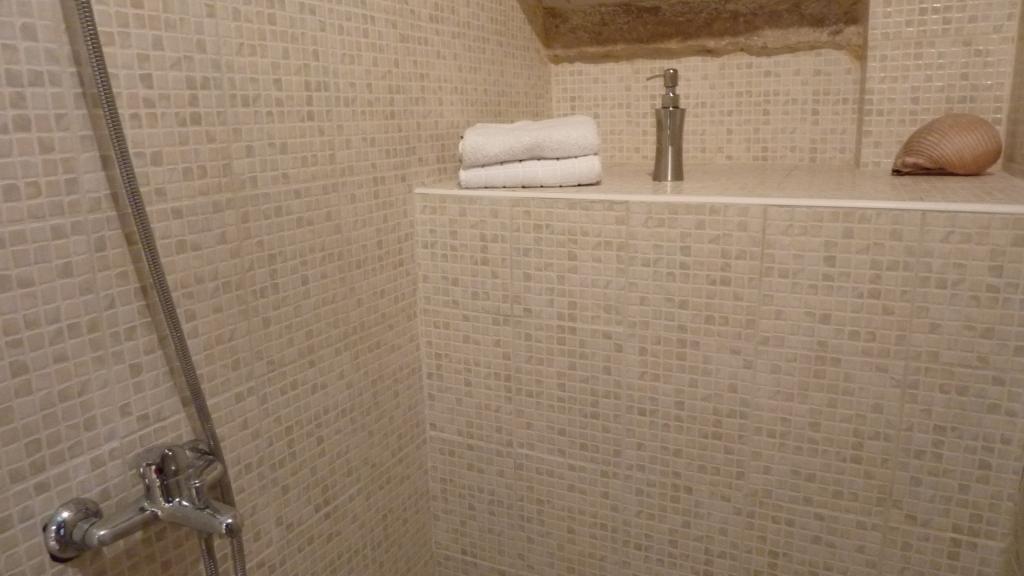 Authentic Mediterranean Apartment Split Værelse billede